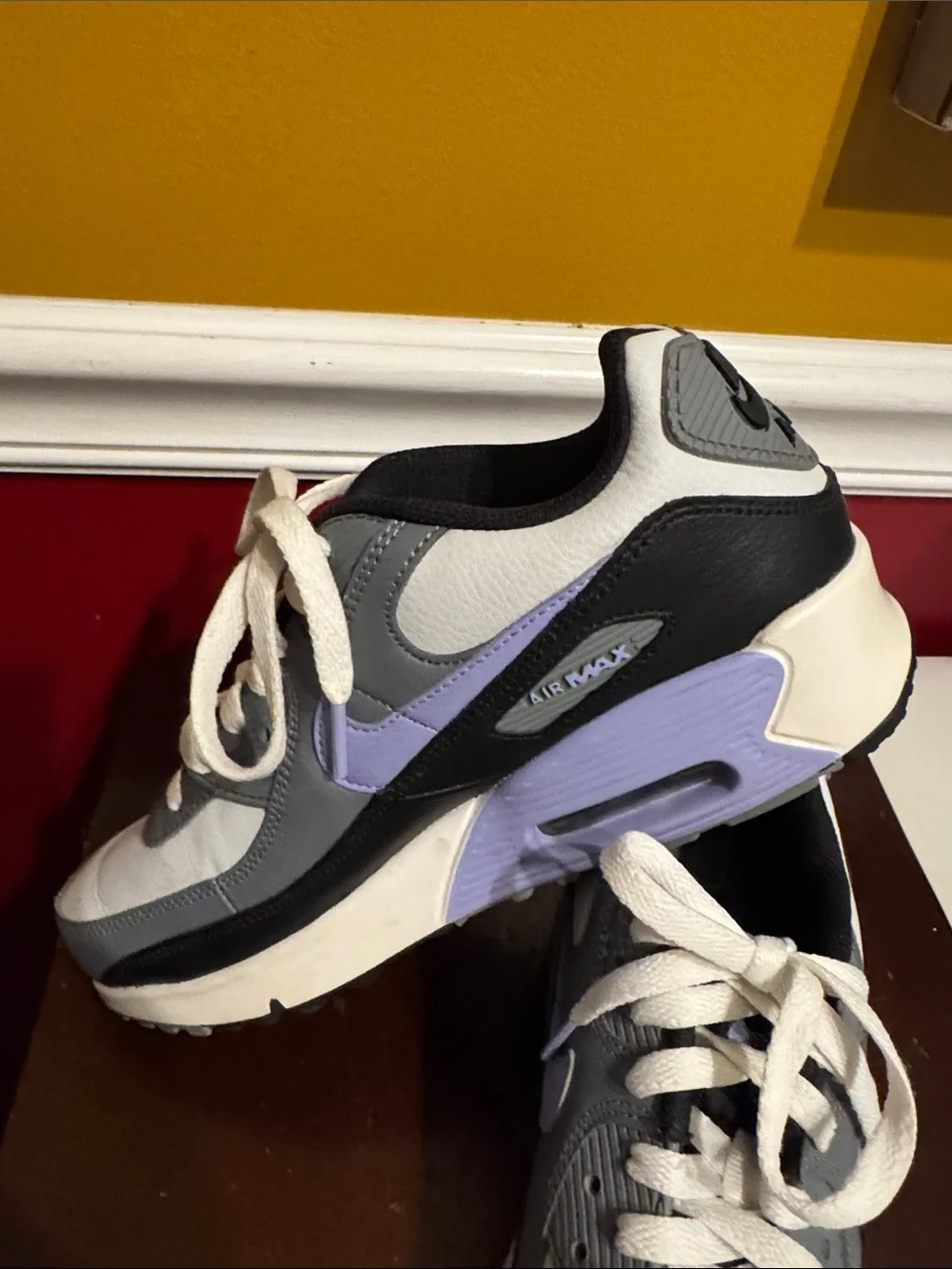 Nike Youth  Air Max Light Thistle size 6 Y  Sneakers in White, Gray & Lavender